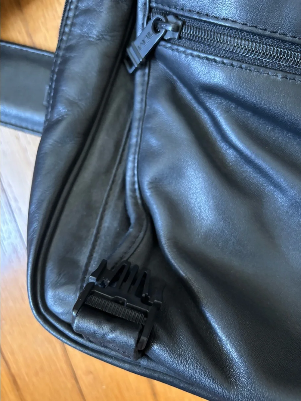 Tumi Leather Messenger Bag Briefcase